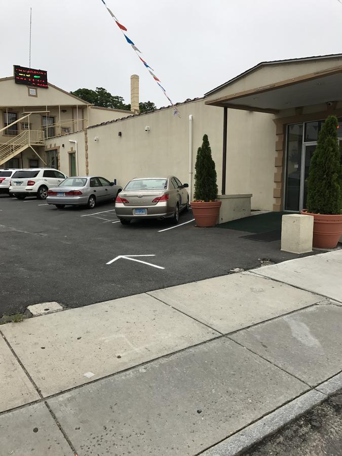 Waterbury Big Apple Motel المظهر الخارجي الصورة