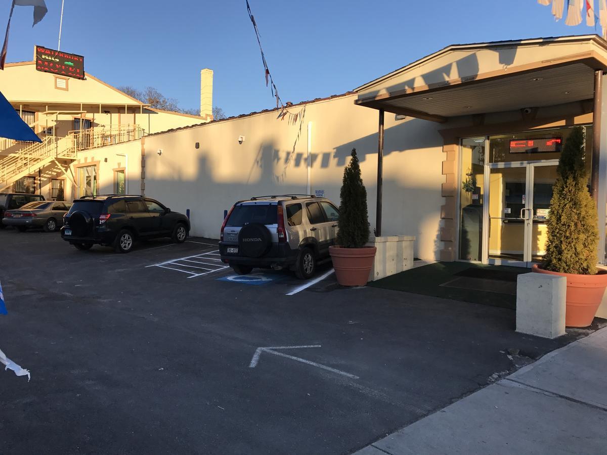 Waterbury Big Apple Motel المظهر الخارجي الصورة